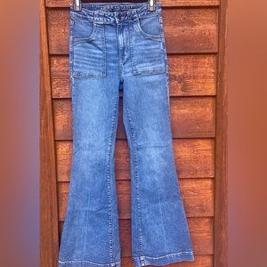 Size 4- American eagle high rise flare jeans